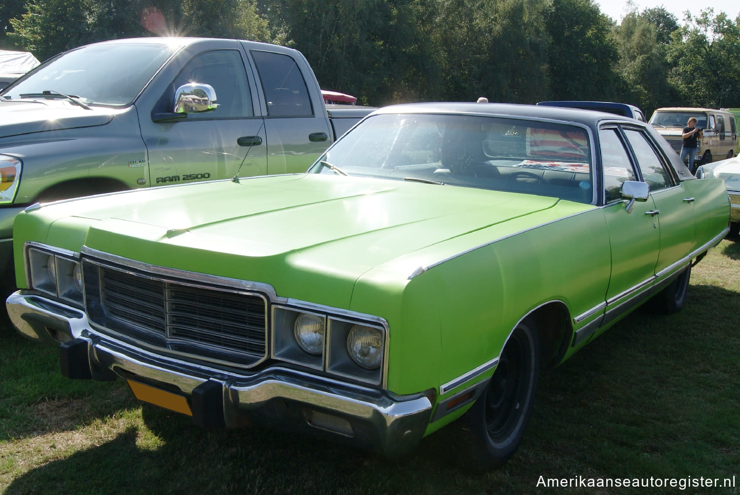 Chrysler New Yorker uit 1973